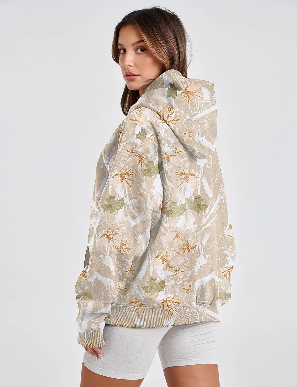 Lauweion Womens Oversized Camo Hoodie Maple Leaf Graphic Hooded Sweatshirt Trendy Long Sleeve Fleece Camouflage Hoodie