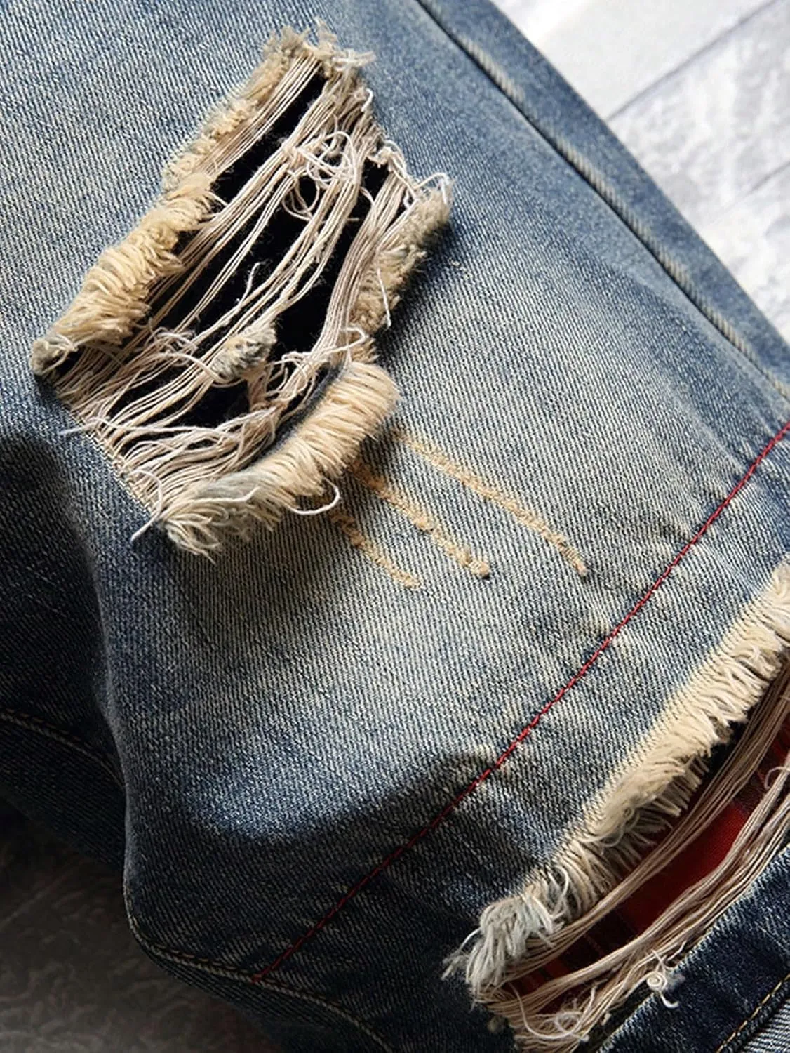 MLANM Men's Denim Shorts Classic Fit Distressed Summer Fashion Ripped Jean Shorts