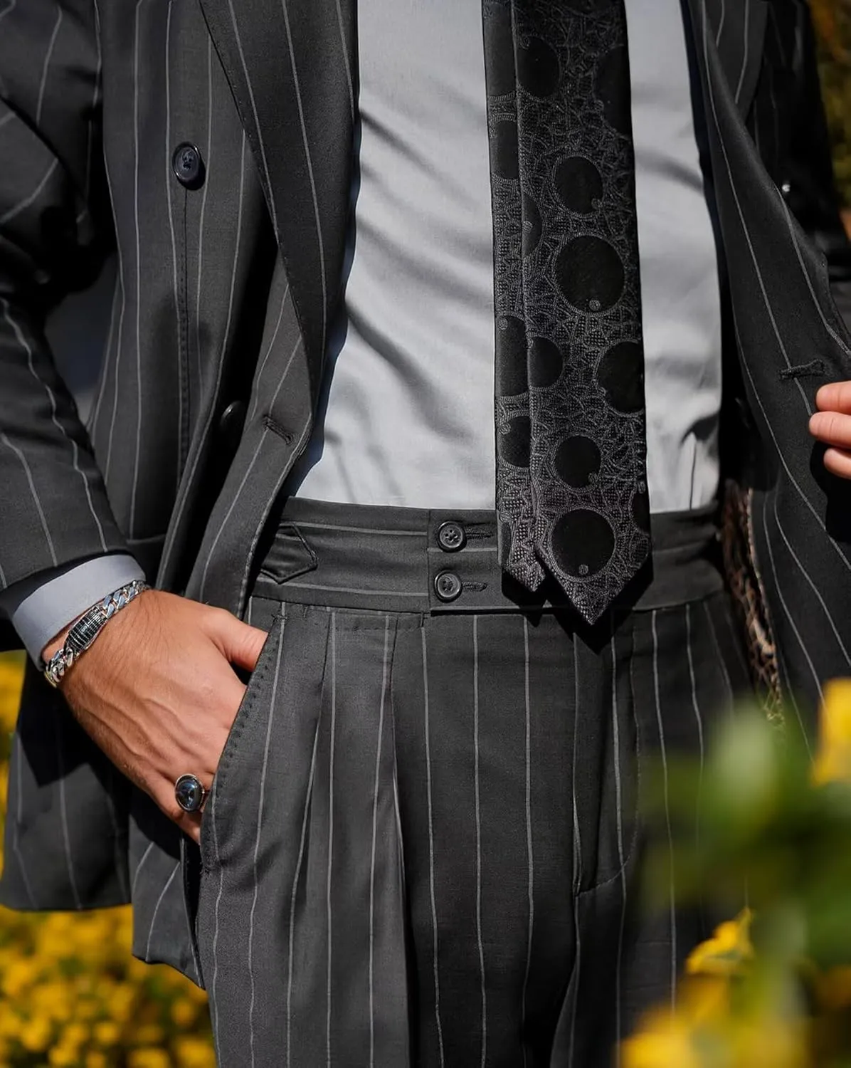 Pinstripe Suits for Men Double Breasted Tuxedo Regular Fit 2 Piece Blazer Pants Peak Lapel Suit Set for Wedding Prom