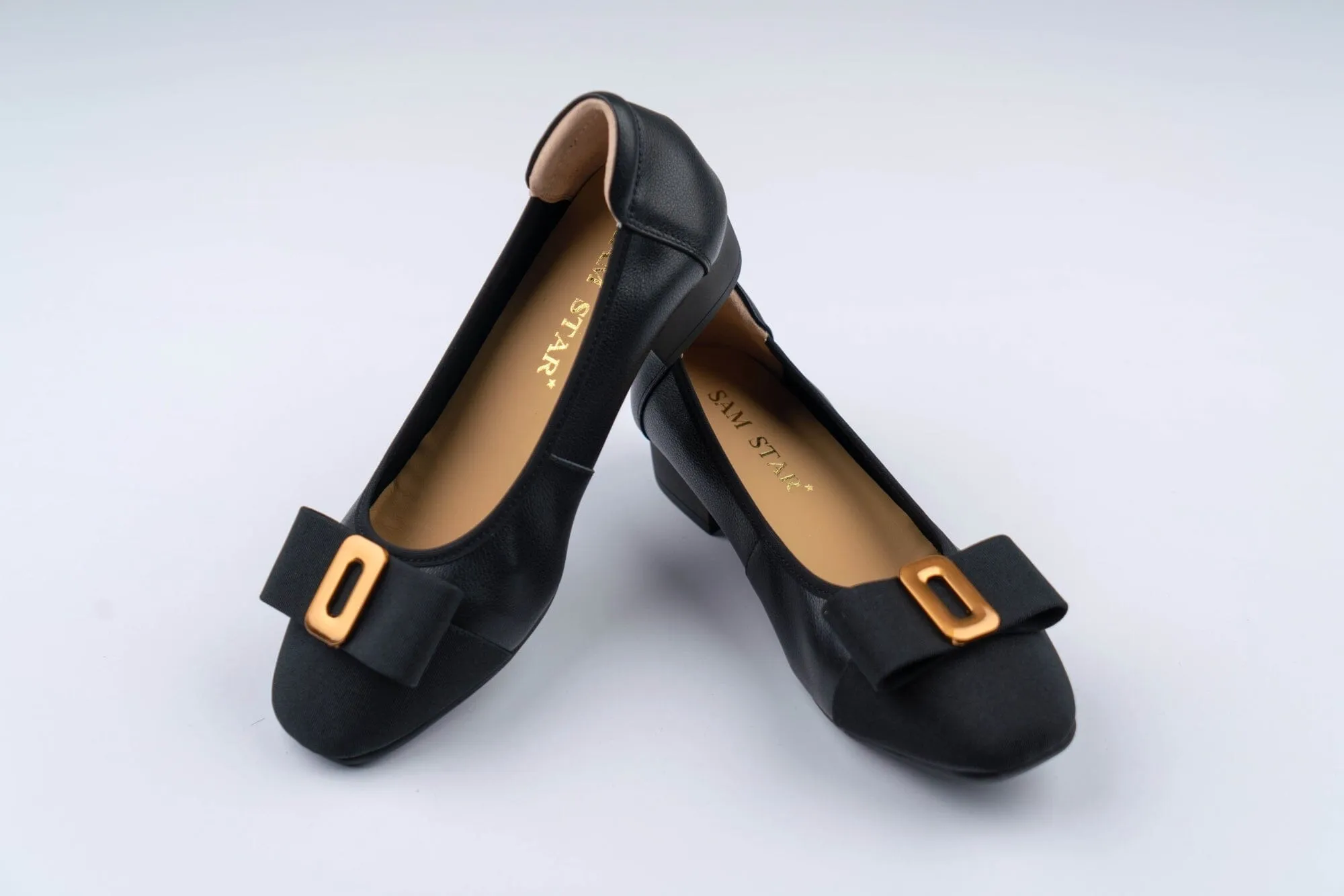 SS23002 Leather pumps with bow& gold buckle block heel ( new arrival)