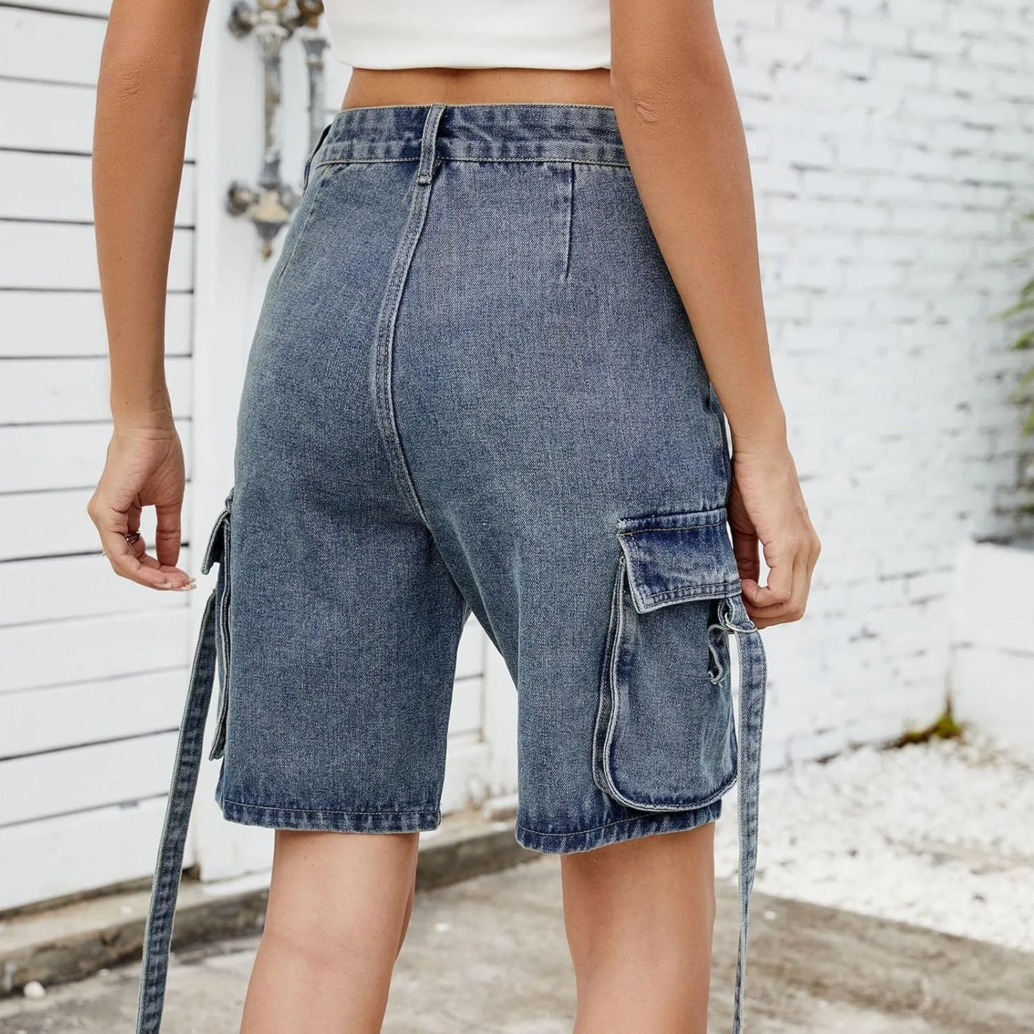 Women's High Waisted Jean Shorts Straight Leg Cargo Shorts Raw Hem Retro Denim Shorts Summer Hot Pants with Pockets